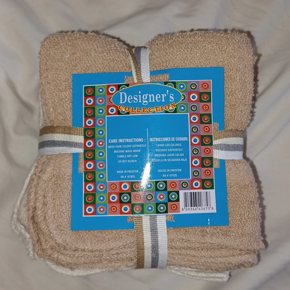 One dozen wash cloths
